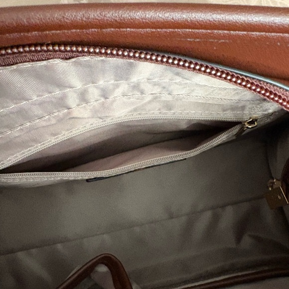 Elegant Brown Crocodile Embossed Satchel and Wallet Set - Picture 6 of 12